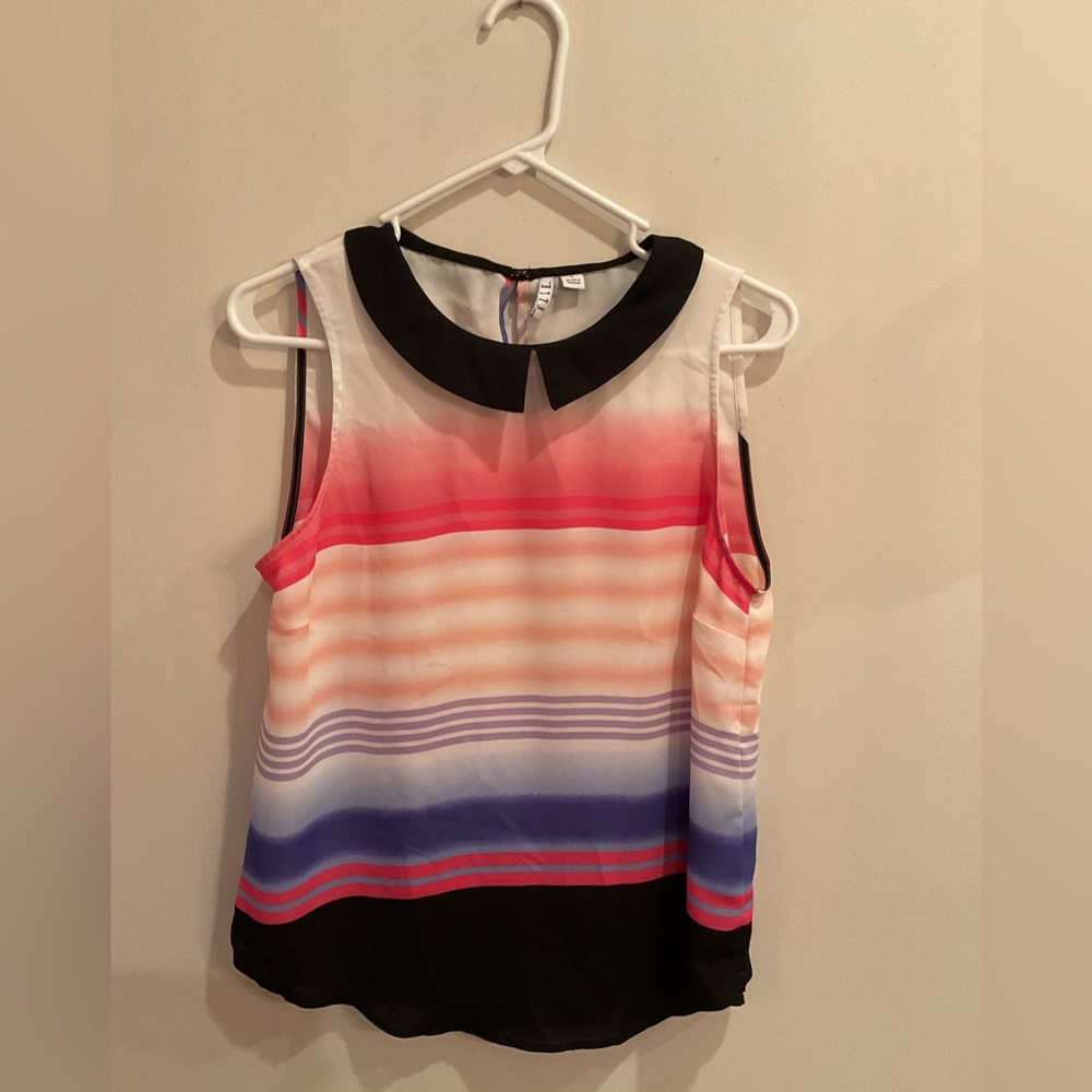 Elle small ladies top.